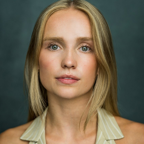 Bront&euml; MacMillan